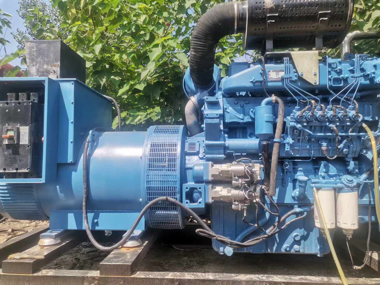 丁青详细说明降低 800kW 柴油发电机输出电流波动的方法