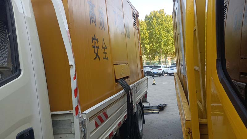 丁青如何判断柴油发电机组和UPS电源的切换时间是否符合要求？